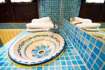 Arteaga Hostal And Banos Arabes Elvira