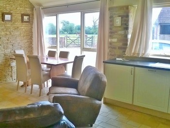 Battens Farm Cottages - B&B And Self-Catering Accommodation
