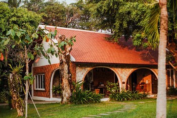 Samanea Beach Resort & Spa