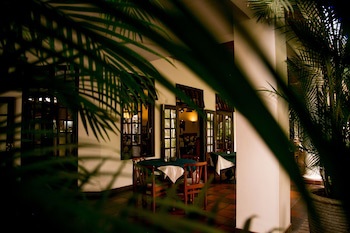 Bronte Hotel