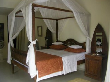 Frangipani Beach Hotel