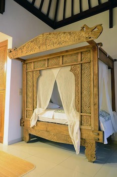Frangipani Beach Hotel
