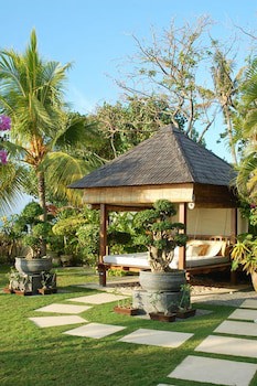 Frangipani Beach Hotel
