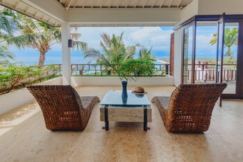 Batu Karang Lembongan Resort & Spa