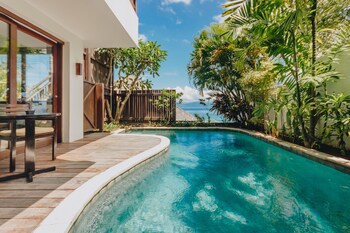 Batu Karang Lembongan Resort & Spa