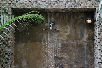 Batu Karang Lembongan Resort & Spa