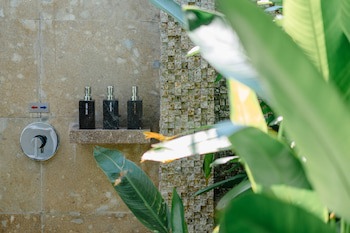 Batu Karang Lembongan Resort & Spa