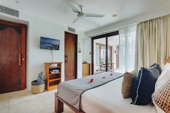 Batu Karang Lembongan Resort & Spa