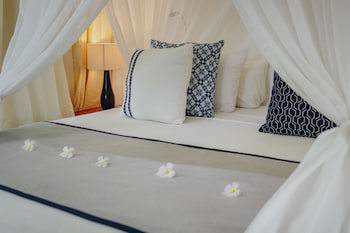 Batu Karang Lembongan Resort & Spa