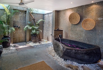 Batu Karang Lembongan Resort & Spa