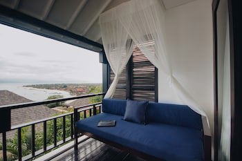 Batu Karang Lembongan Resort & Spa