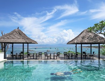 Batu Karang Lembongan Resort & Spa