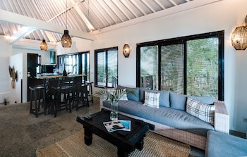 Batu Karang Lembongan Resort & Spa