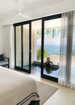 Batu Karang Lembongan Resort & Spa
