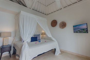 Batu Karang Lembongan Resort & Spa