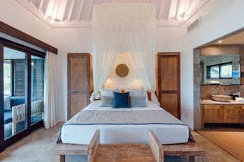 Batu Karang Lembongan Resort & Spa