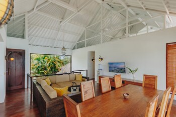 Batu Karang Lembongan Resort & Spa