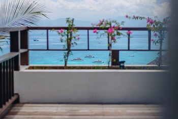 Batu Karang Lembongan Resort & Spa