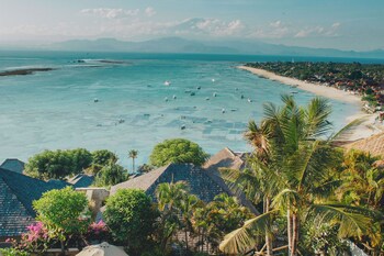 Batu Karang Lembongan Resort & Spa
