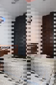 Petsas Apartments & Tavern