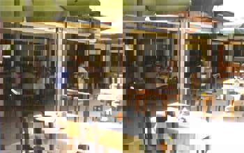 Petsas Apartments & Tavern