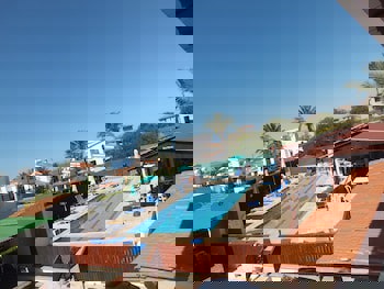 Petsas Apartments & Tavern