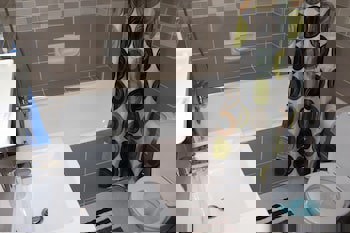 Petsas Apartments & Tavern