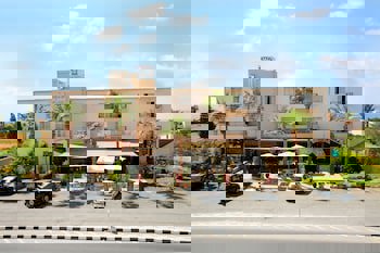 Petsas Apartments & Tavern