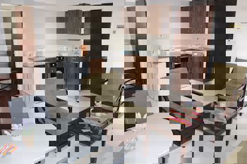 Petsas Apartments & Tavern