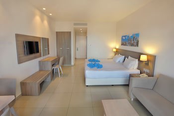 Euronapa Hotel galeri fotoğrafı