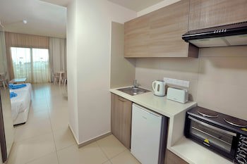 Euronapa Hotel fotoğrafı