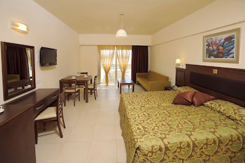 Euronapa Hotel galeri fotoğrafı