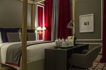 Browns Central Hotel