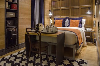 Browns Central Hotel