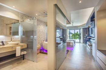 Royalton Chic Punta Cana, An Autograph Collection All-Inclusive Resort & Casino – Adults Only