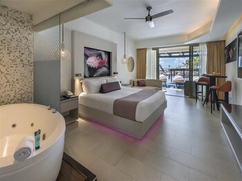 Royalton Chic Punta Cana, An Autograph Collection All-Inclusive Resort & Casino – Adults Only