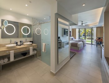 Royalton Chic Punta Cana, An Autograph Collection All-Inclusive Resort & Casino – Adults Only