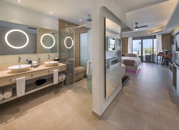 Royalton Chic Punta Cana, An Autograph Collection All-Inclusive Resort & Casino – Adults Only