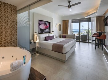 Royalton Chic Punta Cana, An Autograph Collection All-Inclusive Resort & Casino – Adults Only