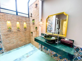 Tharaburi Resort Sukhothai