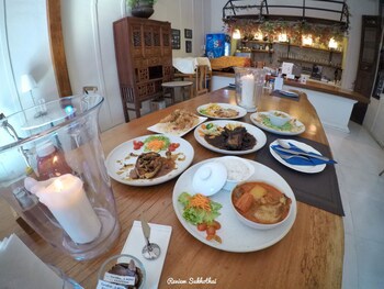 Tharaburi Resort Sukhothai