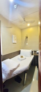 Apple Hostel