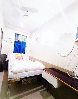 Apple Hostel