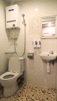 Day And Night Hotel - Hostel