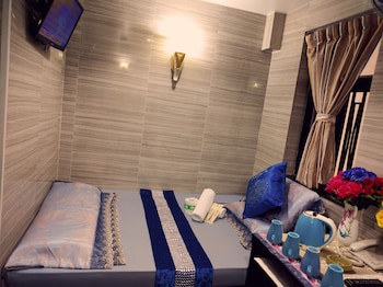 Day And Night Hotel - Hostel