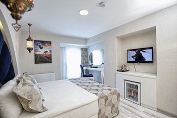 Demonti Otel