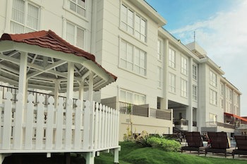 Hotel On The Rock