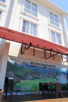 Hotel On The Rock