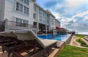 Hotel On The Rock