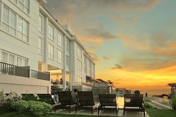 Hotel On The Rock